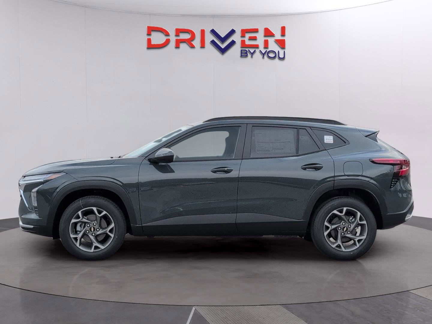 New 2026 Chevrolet Trax LT w/ Driver Confidence Package image 2