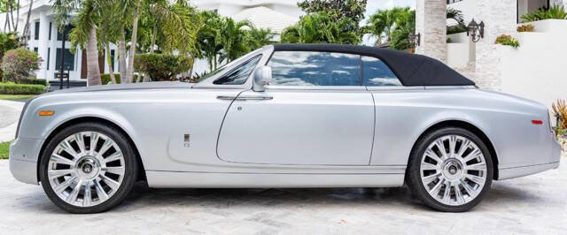 Used 2014 Rolls-Royce Phantom Drophead Coupe image 9