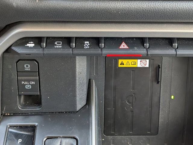 Used 2024 Toyota Tundra Limited AWD/4WD image 22