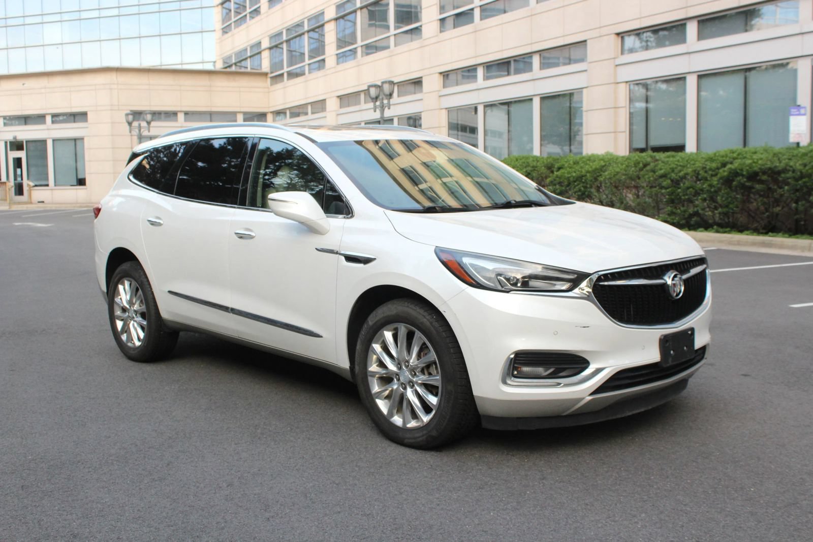 Used 2018 Buick Enclave Premium w/ Experience Buick Package AWD/4WD image 1
