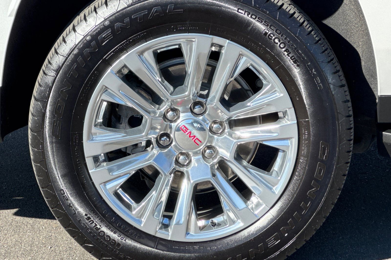 Used 2024 GMC Yukon XL Denali w/ LPO, Floor Liner Package AWD/4WD image 40