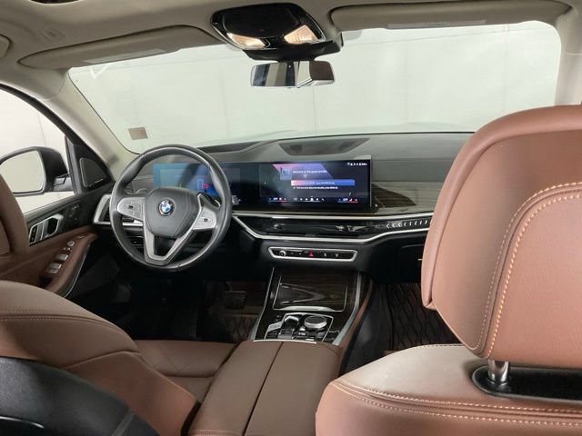 Used 2024 BMW X7 xDrive40i w/ Premium Package AWD/4WD image 17