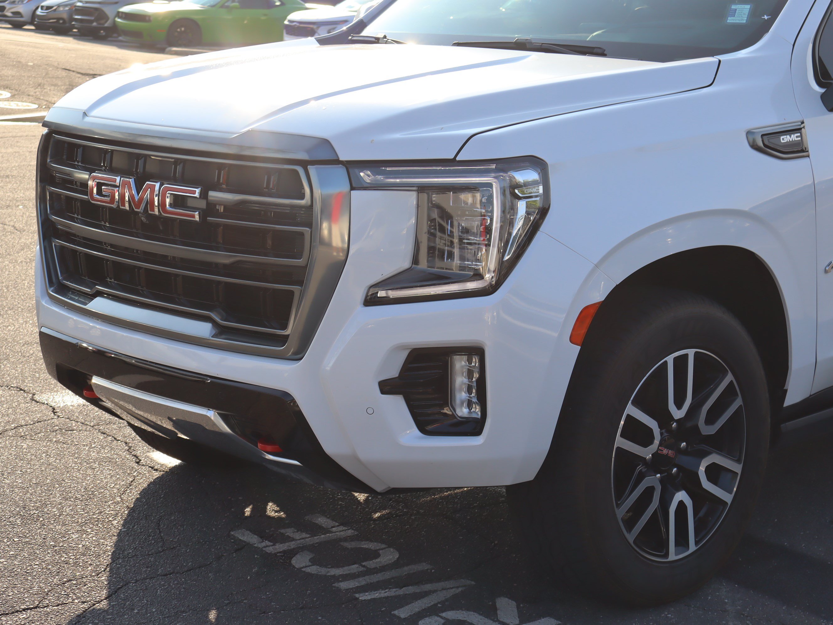 Used 2021 GMC Yukon XL AT4 w/ AT4 Premium Package AWD/4WD image 6