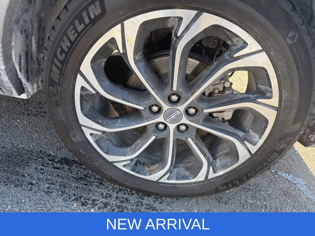 Used 2025 Lincoln Nautilus Reserve image 21