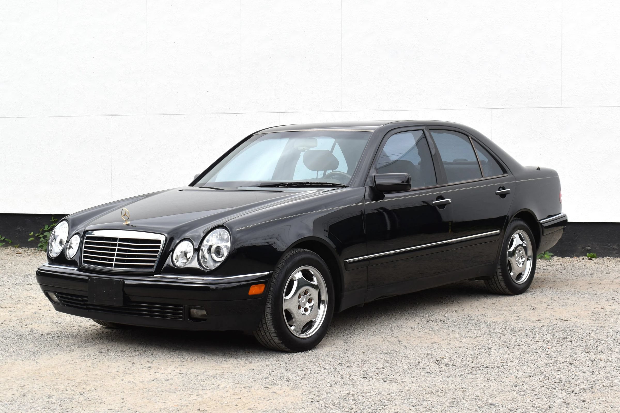 Used 1996 Mercedes-Benz E 320 Sedan image 8