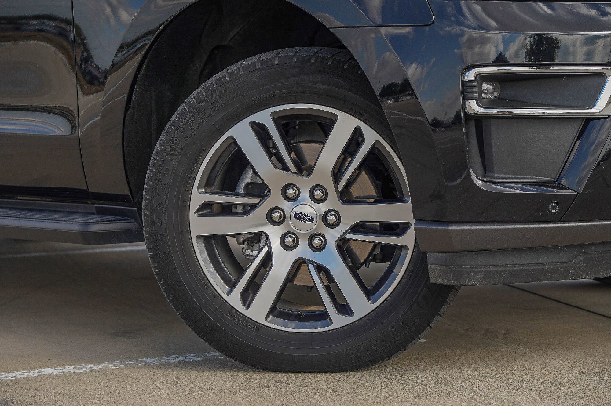 Used 2024 Ford Expedition Max Limited image 2