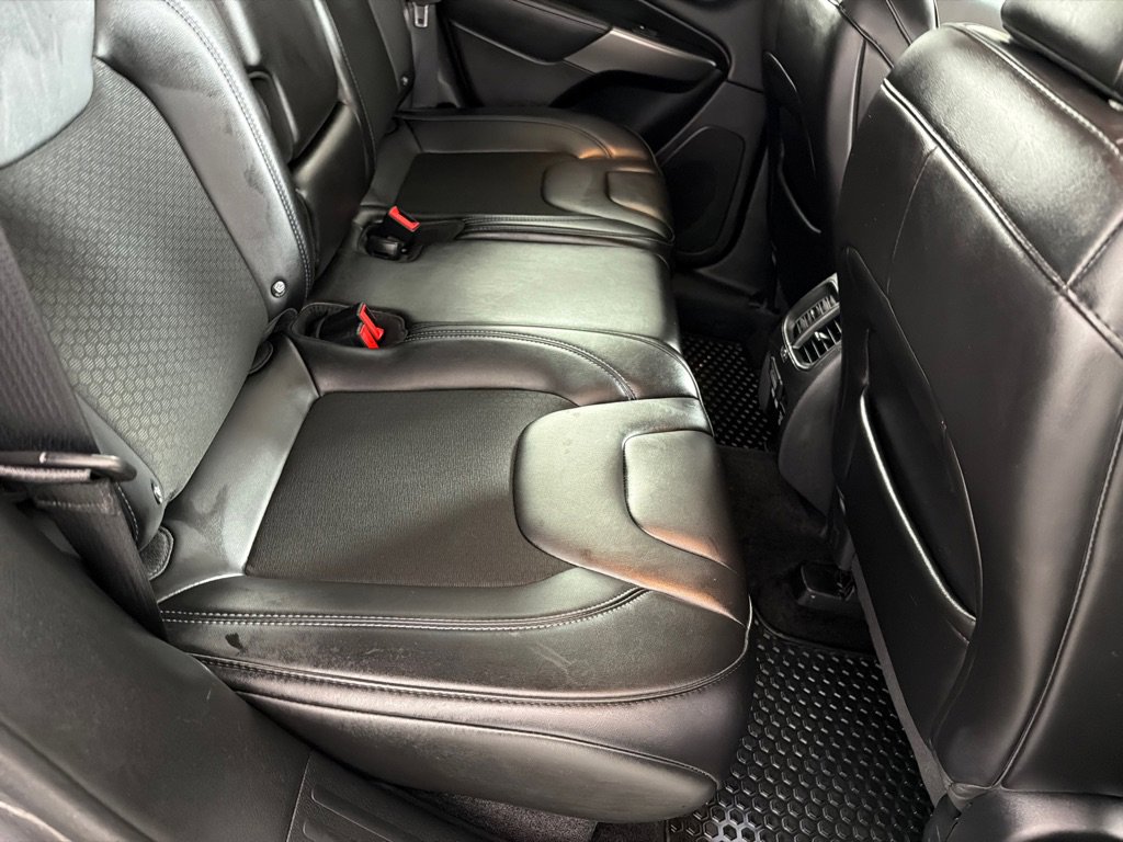 Used 2019 Jeep Cherokee Latitude Plus w/ Comfort/Convenience Group image 21