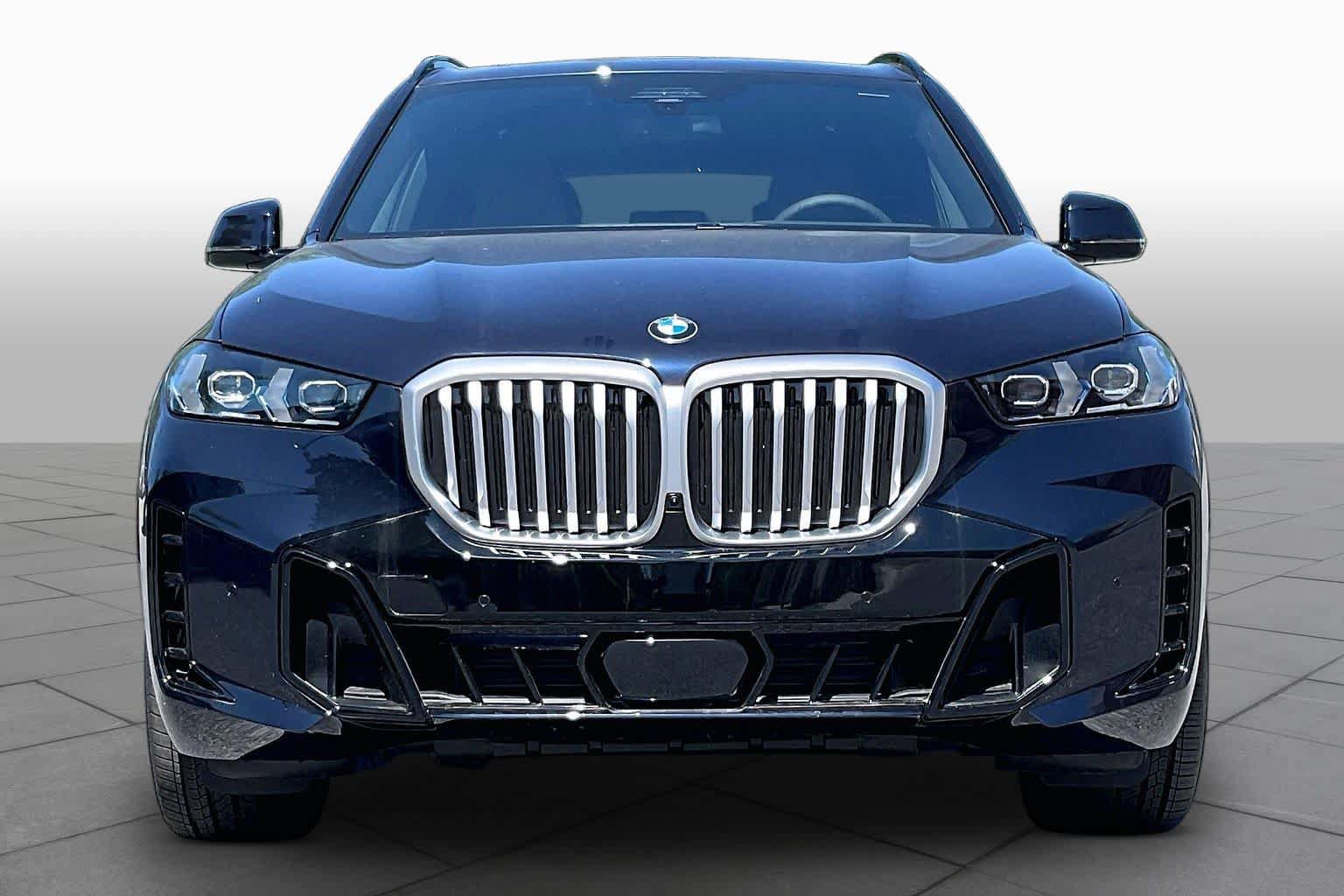 Used 2026 BMW X5 xDrive40i w/ M Sport Package AWD/4WD image 3