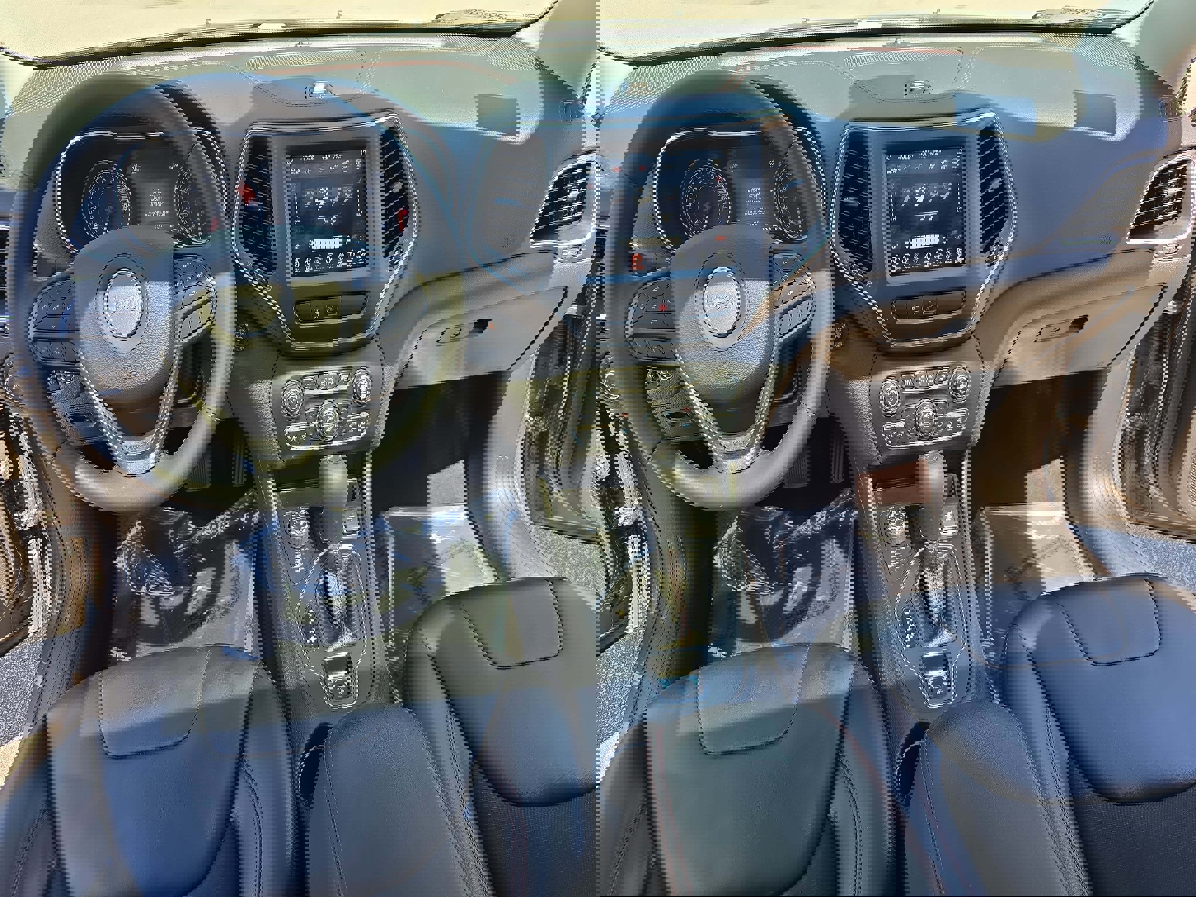 Used 2019 Jeep Cherokee Trailhawk w/ Comfort/Convenience Group image 22