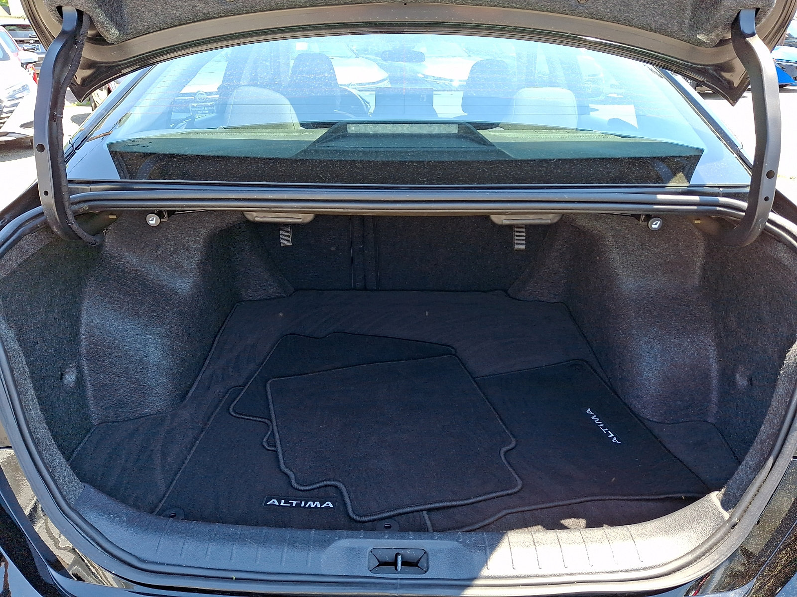 Certified 2024 Nissan Altima 2.5 SV w/ SV Premium Package FWD image 29