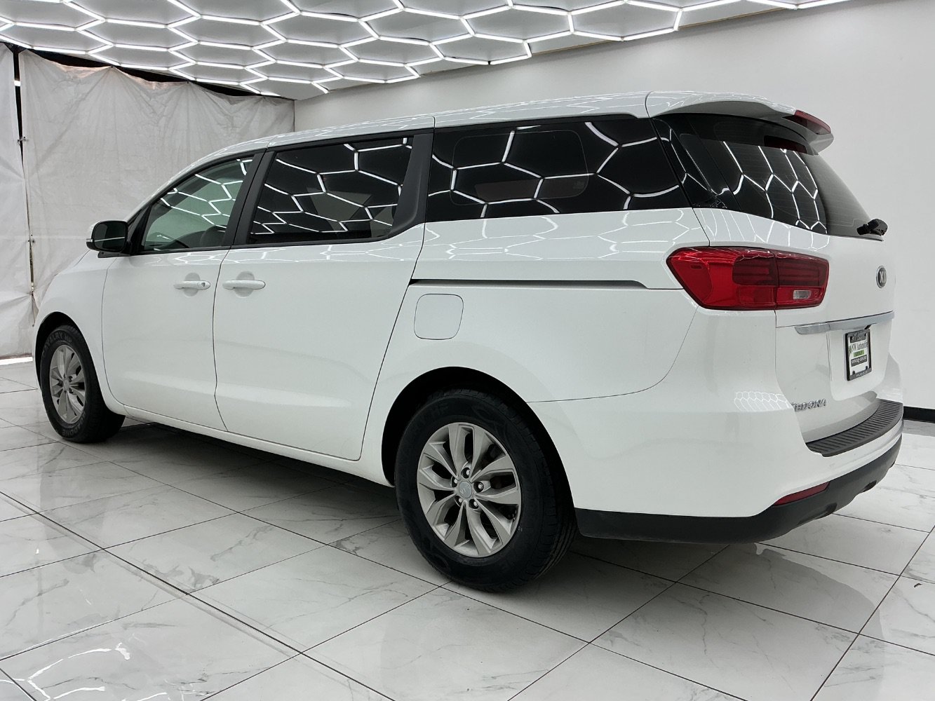 Used 2020 Kia Sedona L FWD image 12