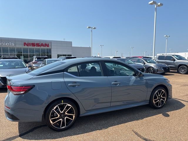 New 2025 Nissan Sentra SR image 4
