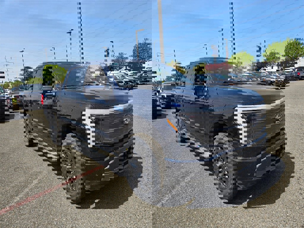 New 2025 Ford F150 Lightning Lariat image 3