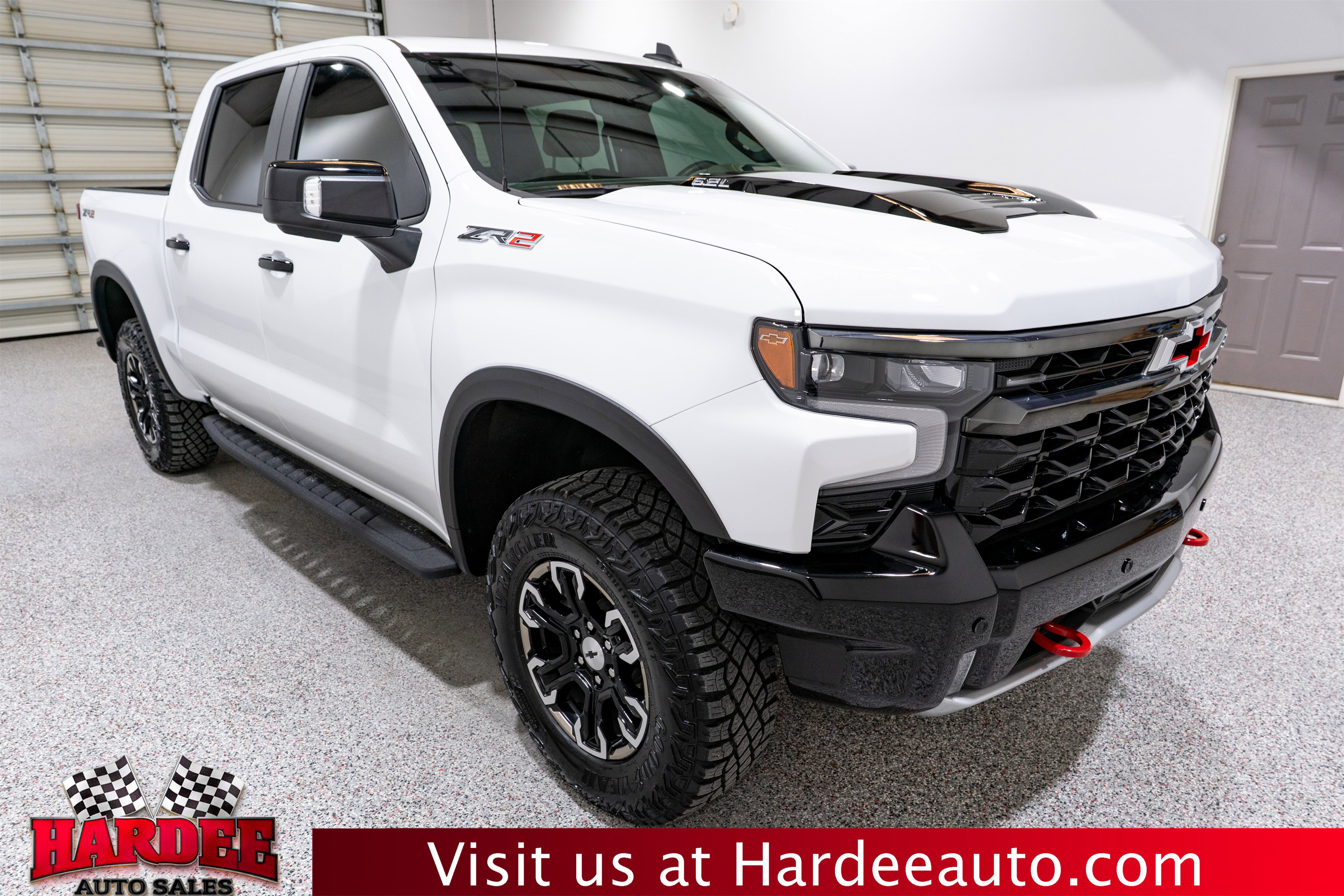 Used 2025 Chevrolet Silverado 1500 ZR2 w/ Technology Package AWD/4WD image 6