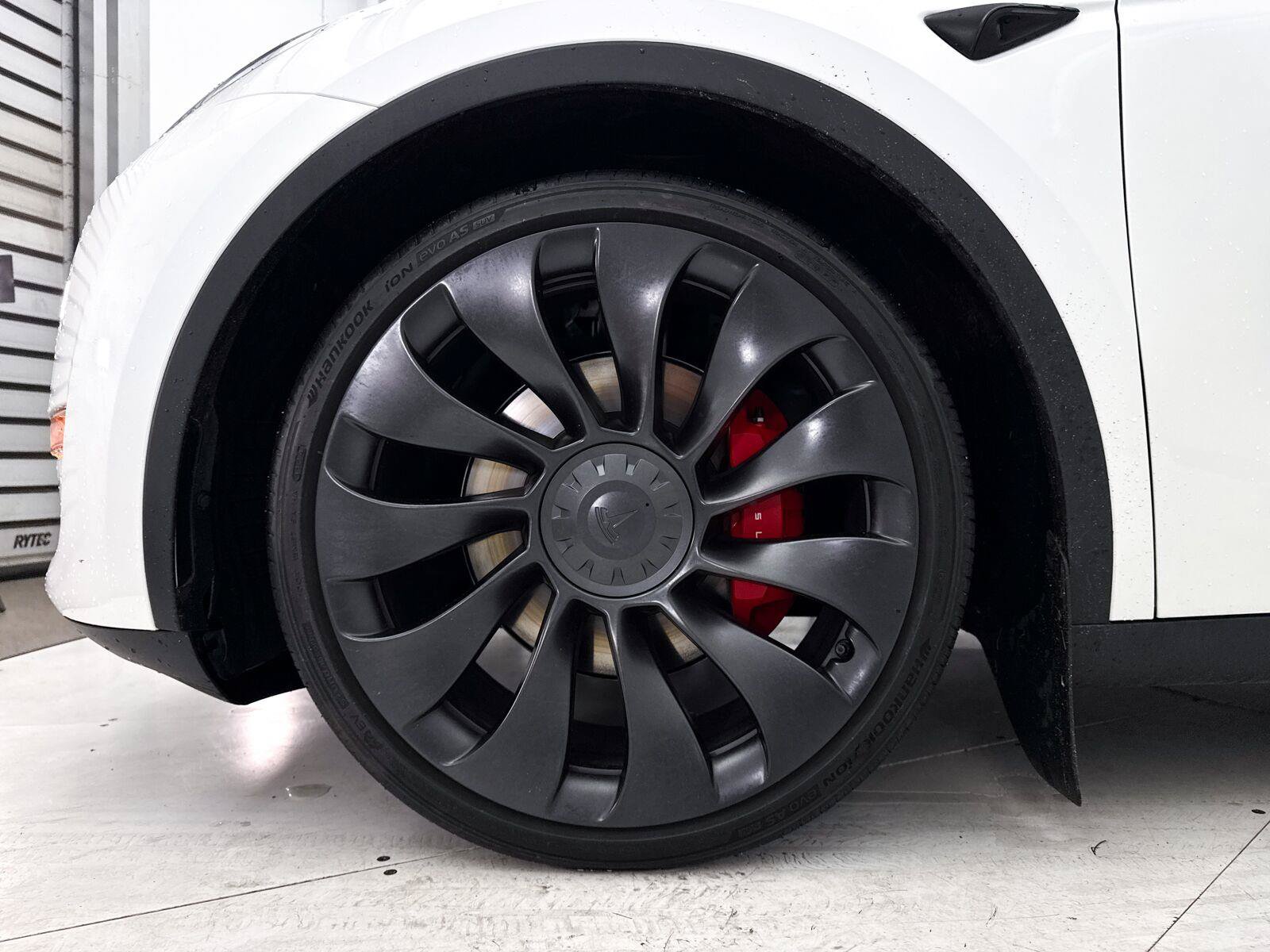 Used 2024 Tesla Model Y Performance AWD/4WD image 13