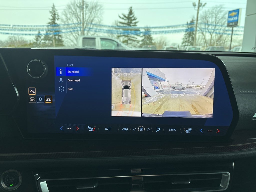 Used 2024 Chevrolet Traverse Z71 image 17