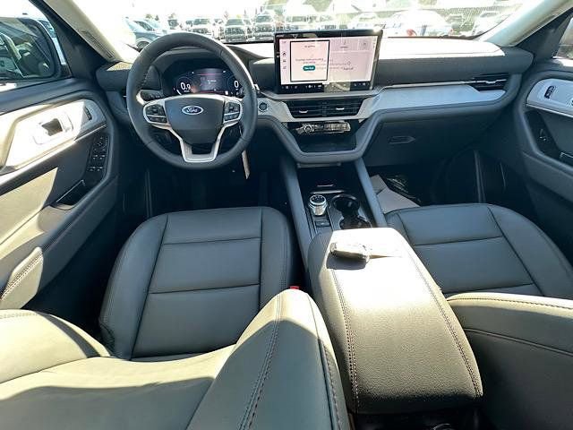 New 2025 Ford Explorer Active w/ Active Comfort Package image 16
