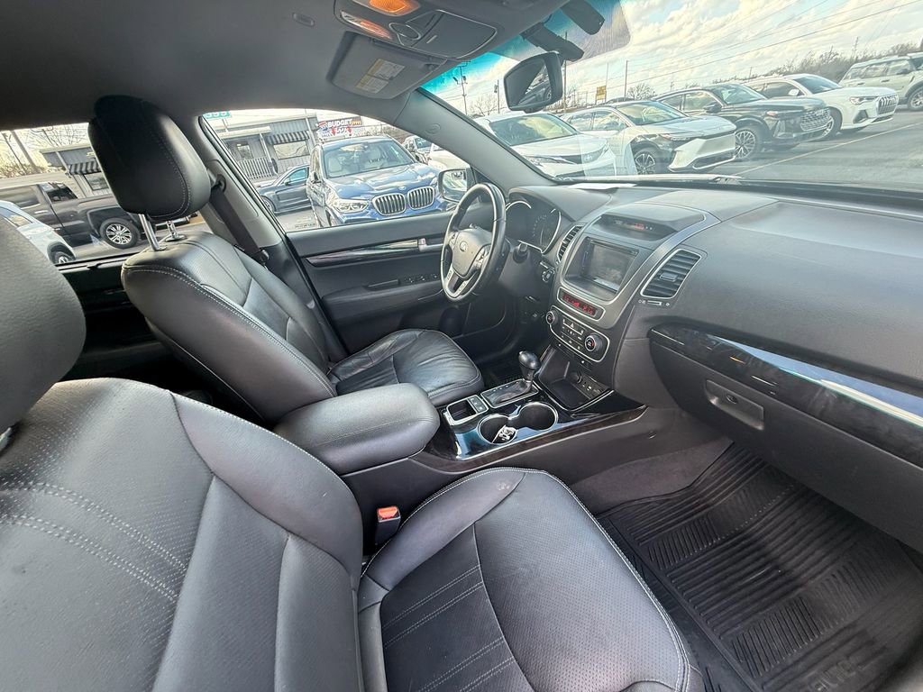 Used 2015 Kia Sorento EX image 25