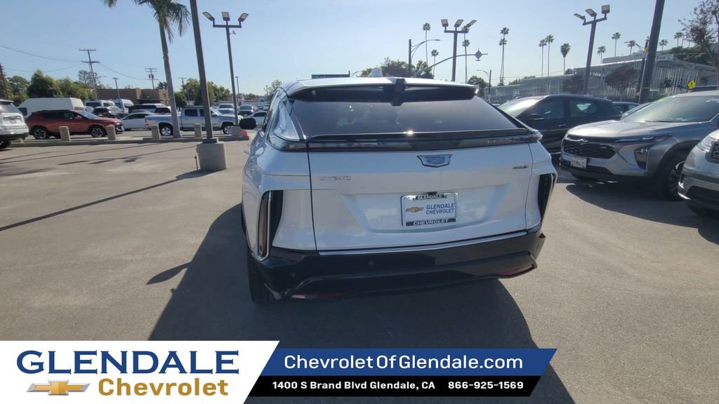 Certified 2024 Cadillac Lyriq Luxury image 7