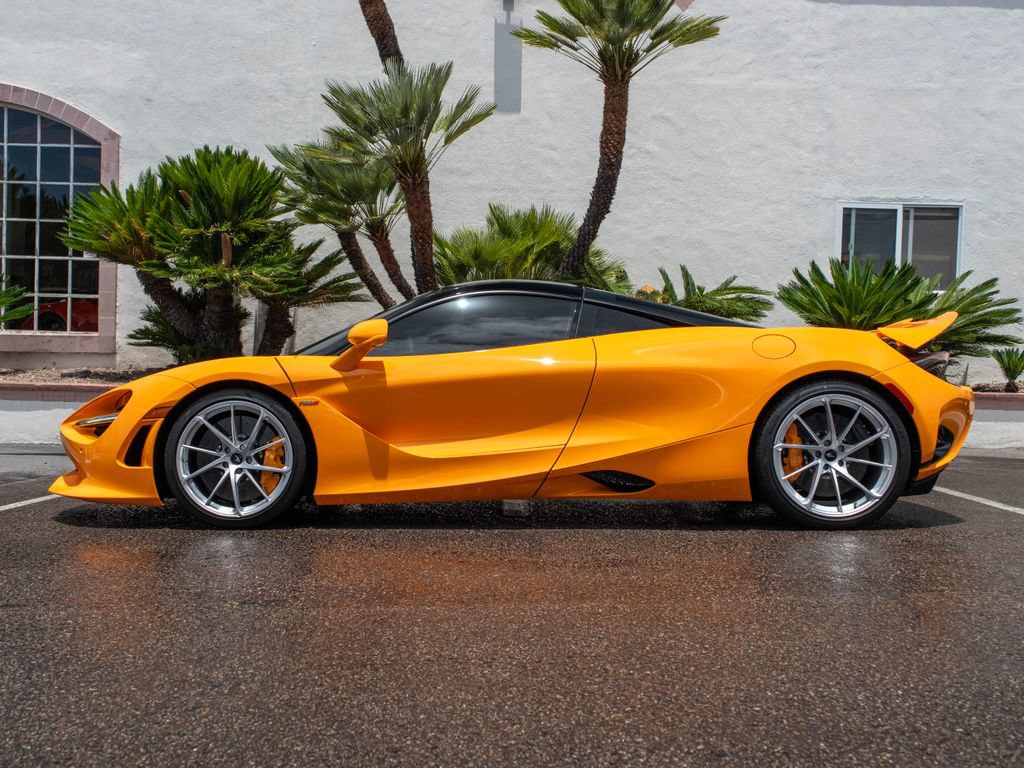 Used 2025 McLaren 750S RWD image 3