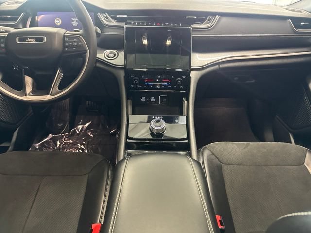 Used 2023 Jeep Grand Cherokee Altitude AWD/4WD image 33