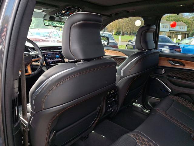Certified 2024 Jeep Grand Cherokee Summit AWD/4WD image 21