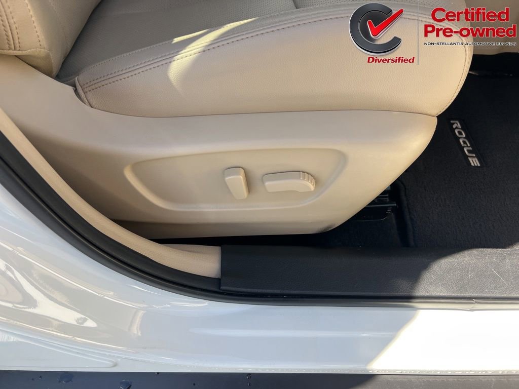 Used 2020 Nissan Rogue SL image 30