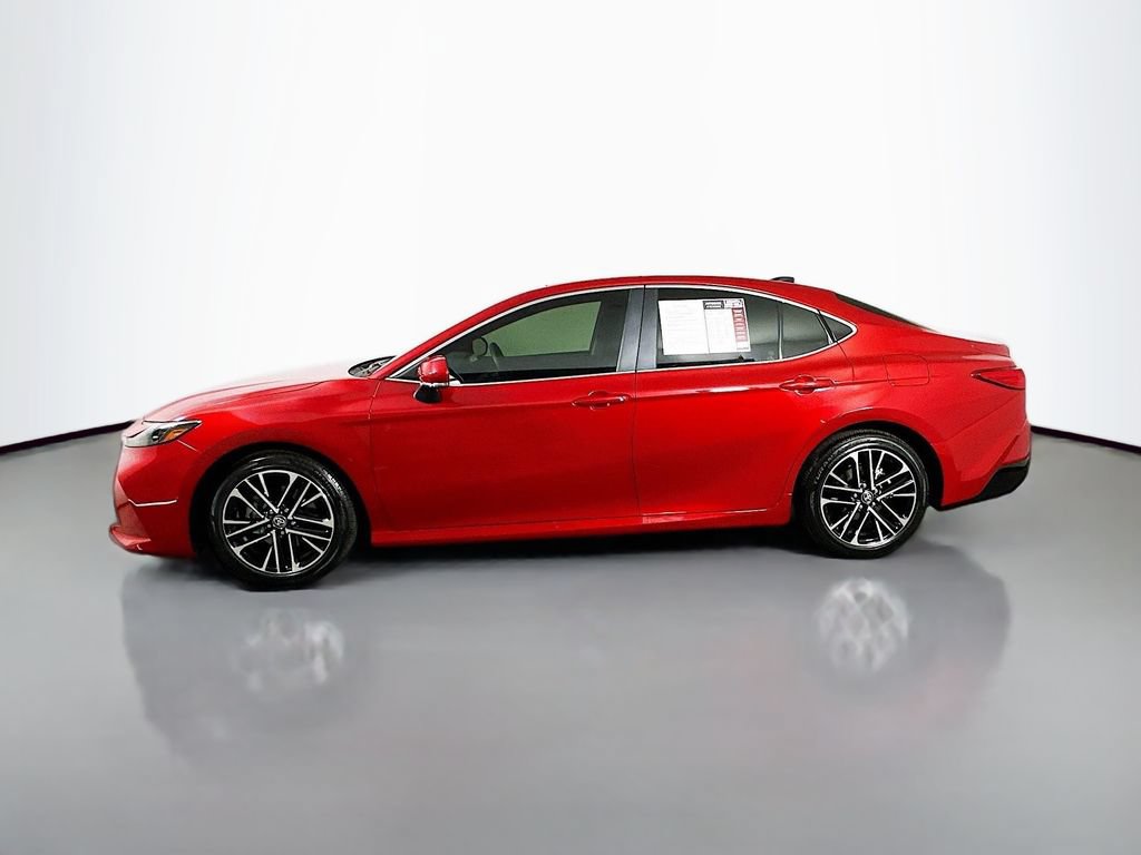 Used 2025 Toyota Camry XLE FWD image 5