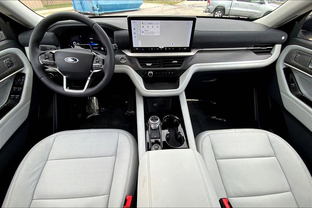 Used 2026 Ford Explorer Platinum w/ LUX Leather Package AWD/4WD image 15