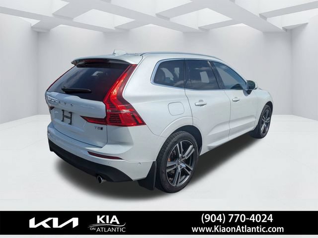 Used 2019 Volvo XC60 T5 Momentum w/ Multimedia Package AWD/4WD image 3