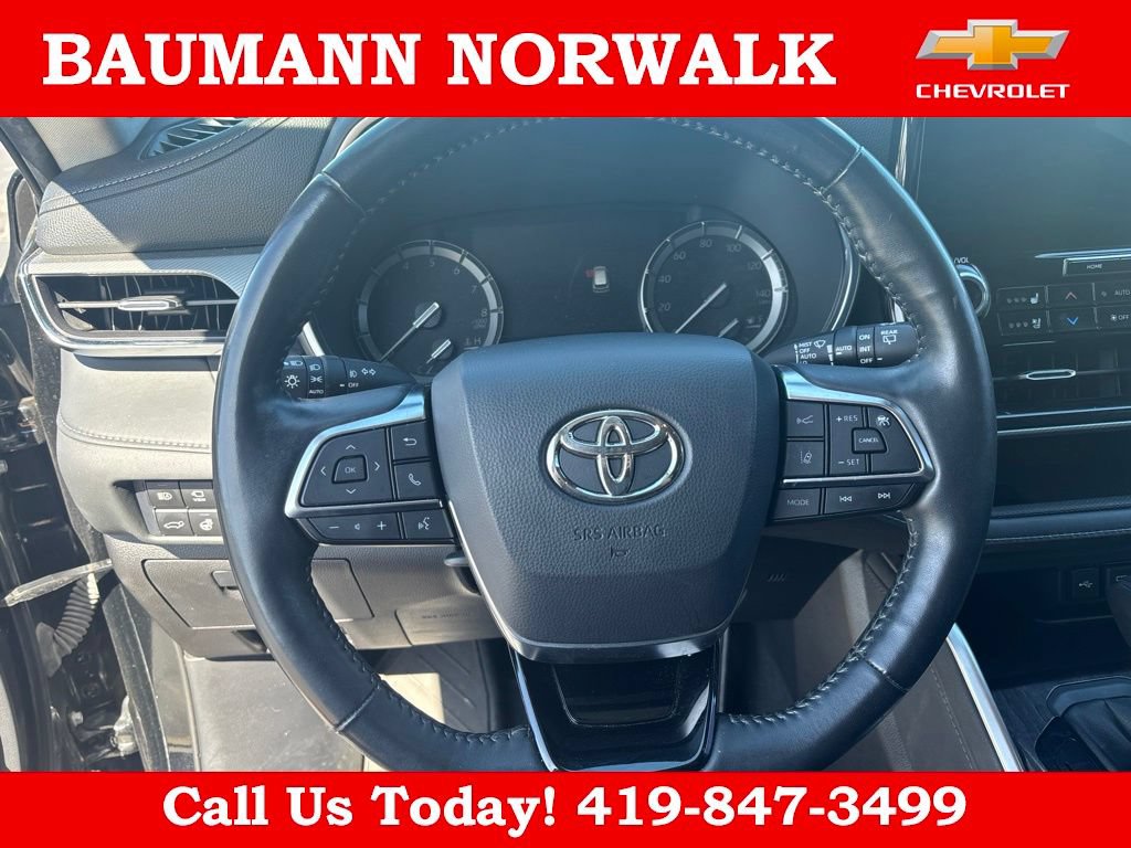 Used 2021 Toyota Highlander Platinum AWD/4WD image 23