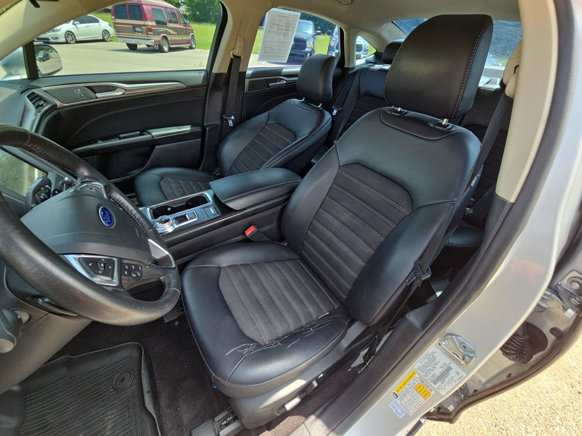 Certified 2017 Ford Fusion SE w/ Equipment Group 201A FWD image 11