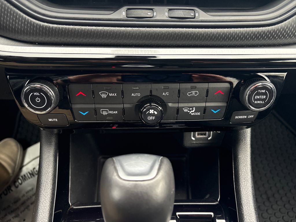 Used 2024 Jeep Compass Trailhawk image 21