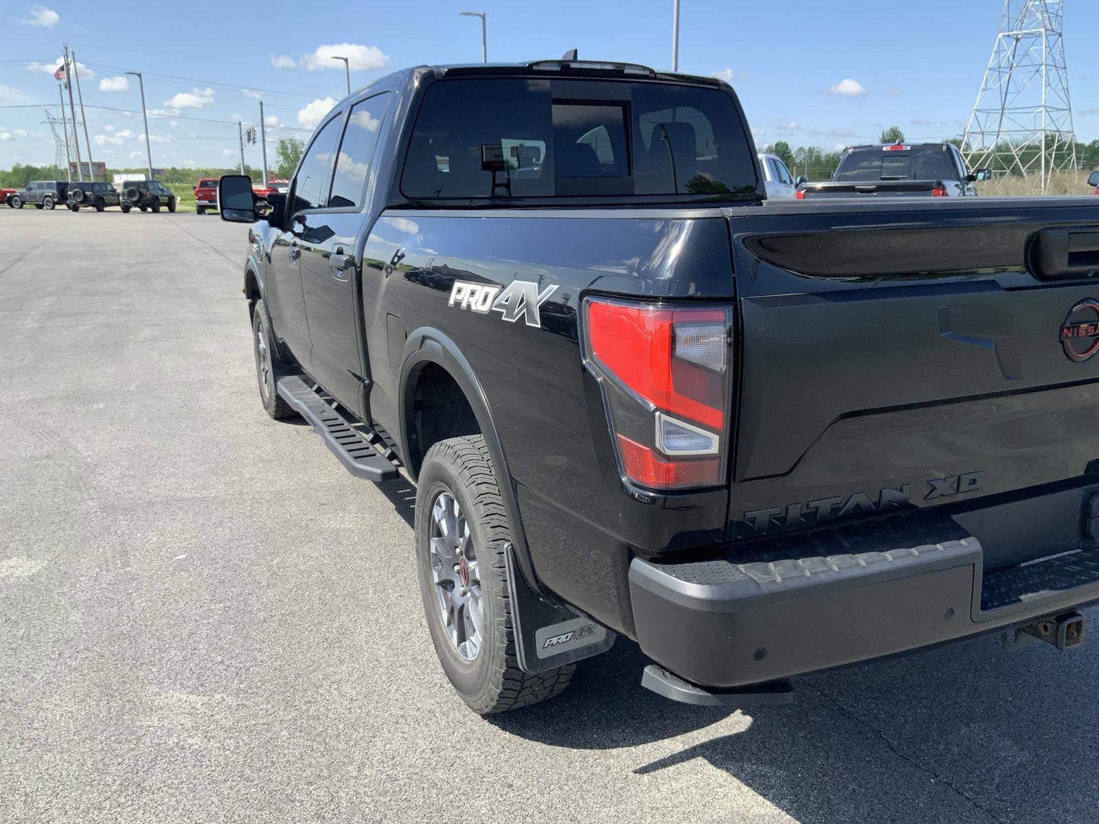 Used 2023 Nissan Titan PRO-4X AWD/4WD image 16