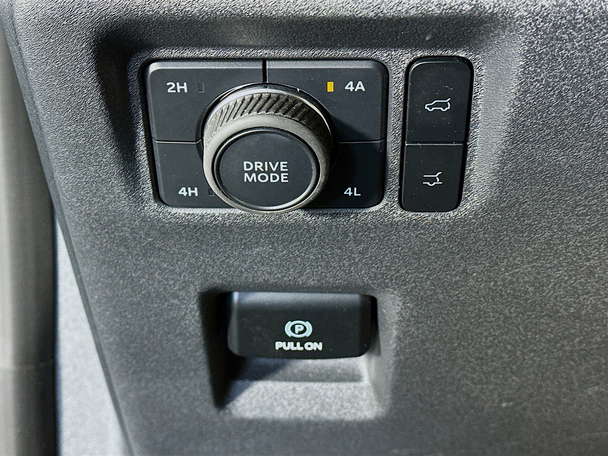 Used 2025 Ford Expedition Max Active AWD/4WD image 17