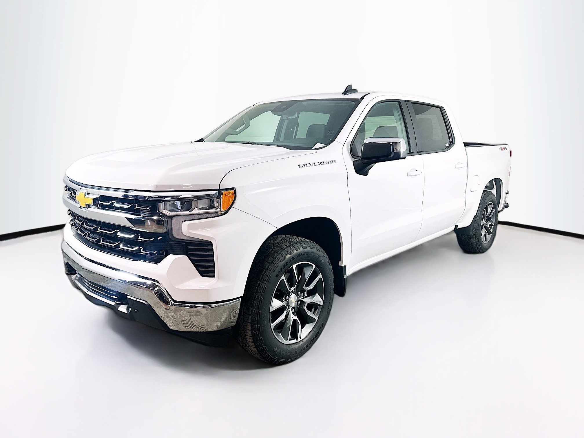 Used 2023 Chevrolet Silverado 1500 LT AWD/4WD image 3