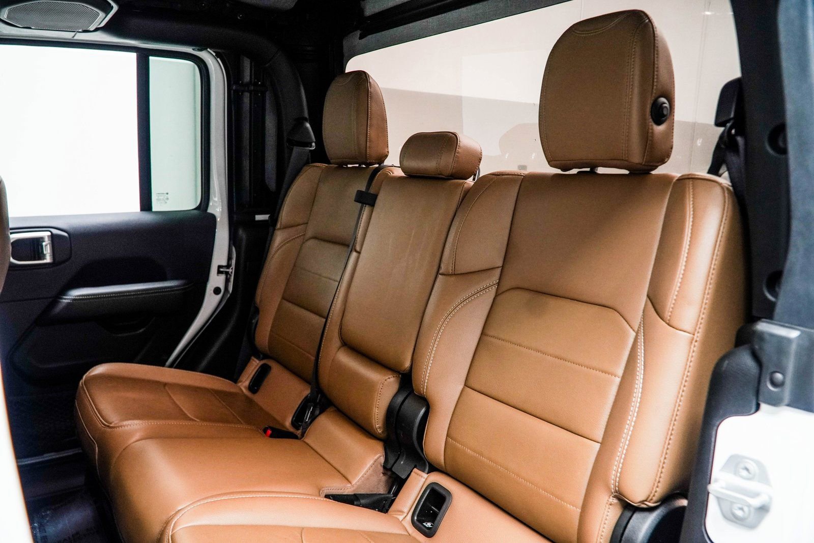 Used 2023 Jeep Gladiator Overland w/ LED Lighting Group image 36