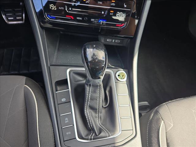 Used 2025 Volkswagen Jetta Sport image 12