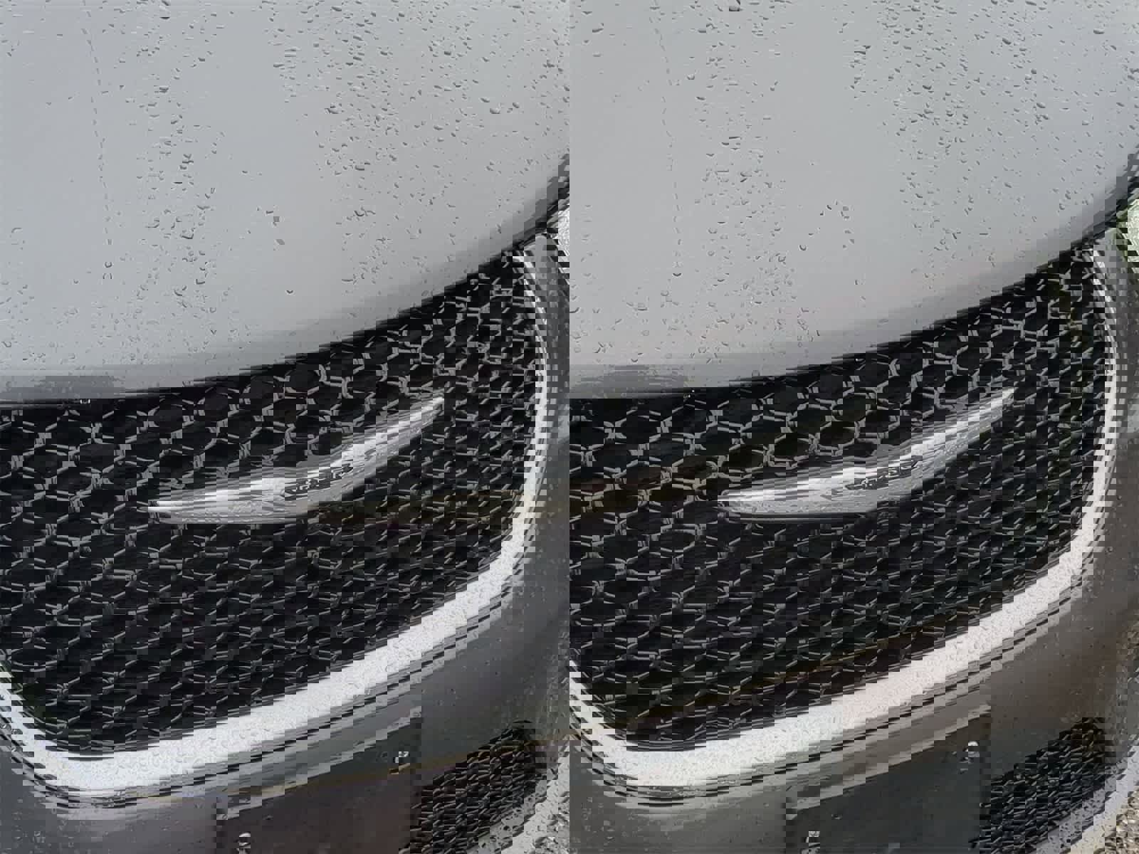 Certified 2023 Chrysler Pacifica Touring-L image 12