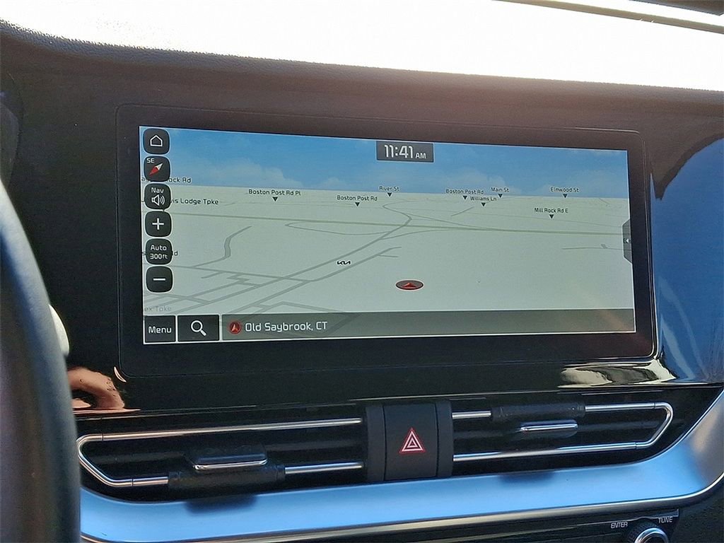 Used 2022 Kia Niro EX image 19