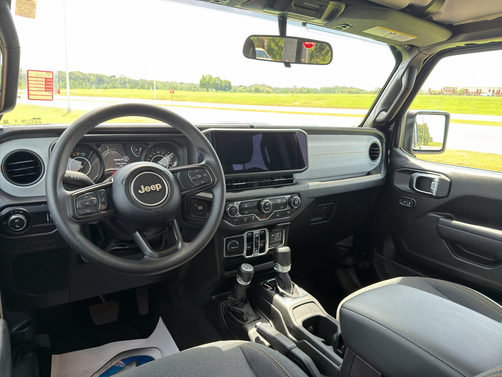 Certified 2025 Jeep Gladiator Sport AWD/4WD image 14