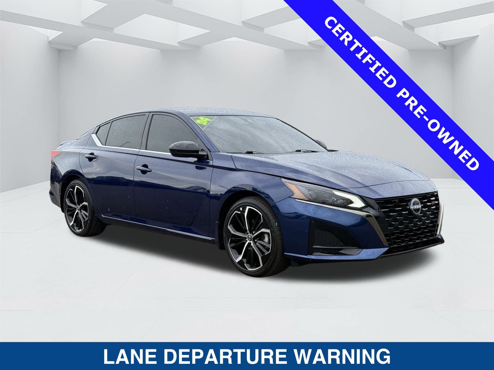 Used 2024 Nissan Altima 2.5 SR image 2