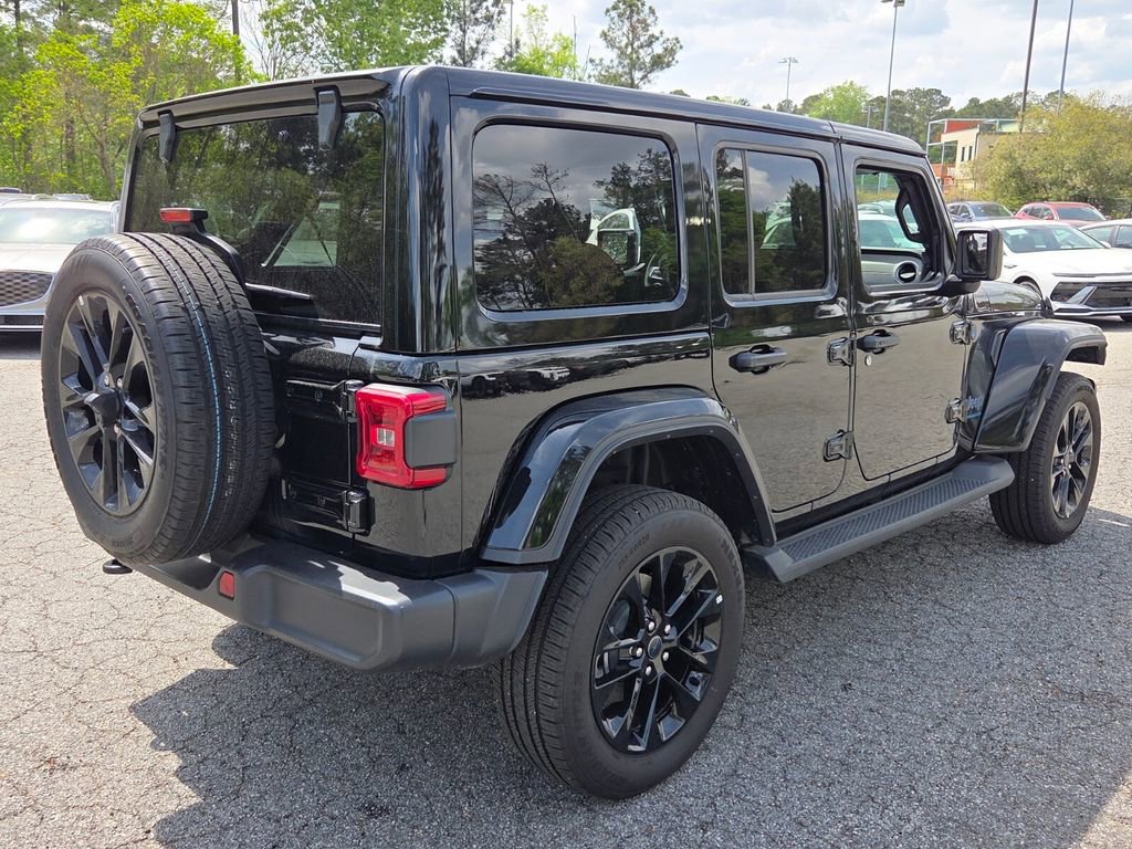 Used 2025 Jeep Wrangler Unlimited Sahara image 12