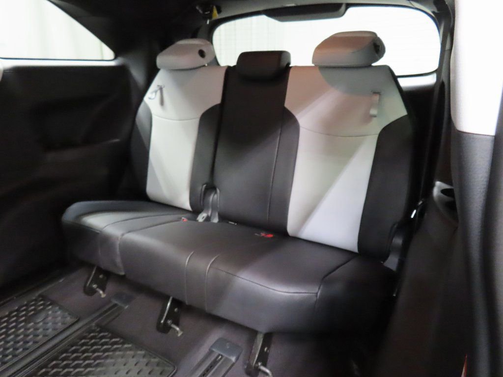 Used 2025 Toyota Sienna XSE image 11