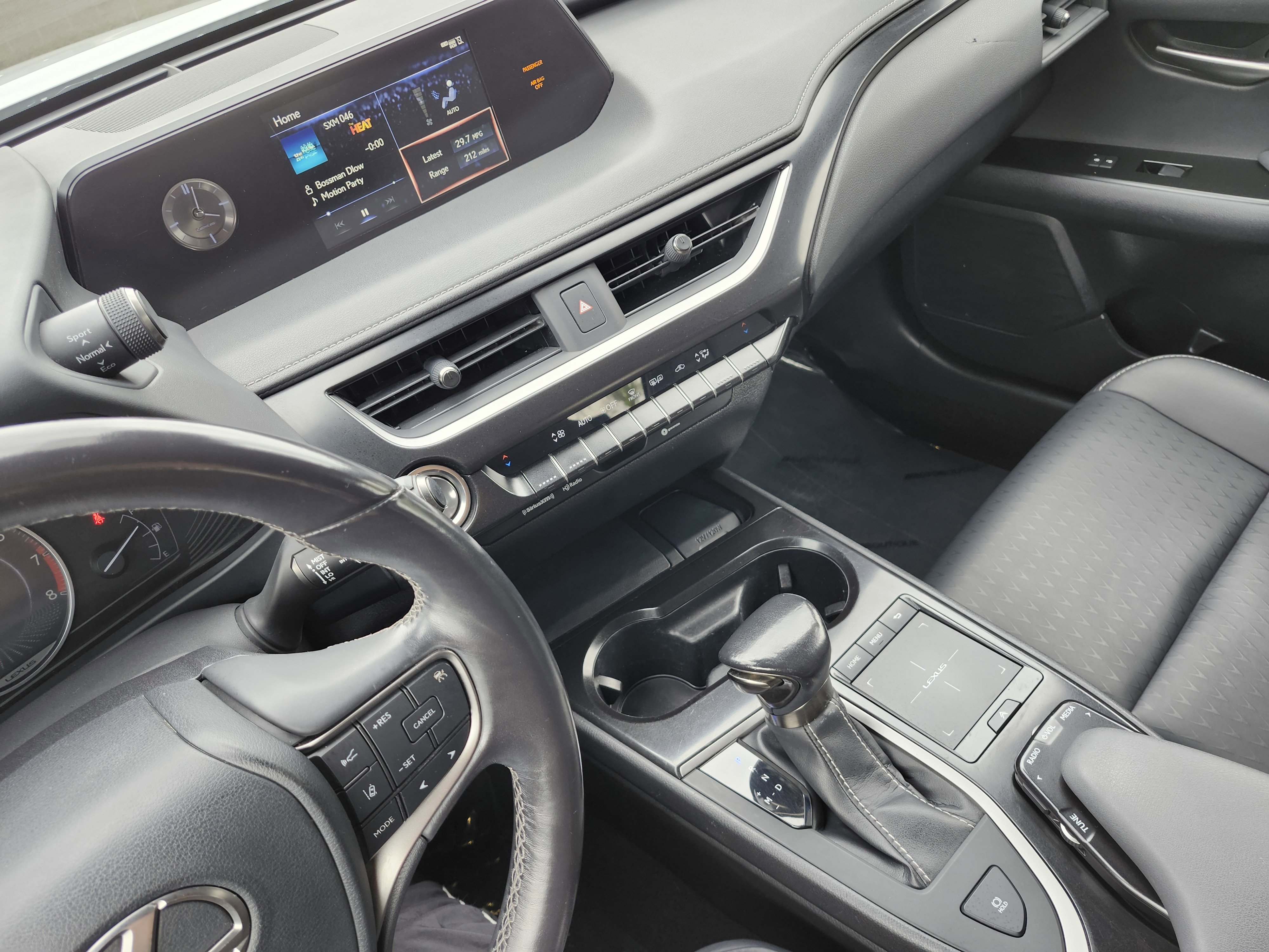 Used 2019 Lexus UX 200 w/ Accessory Package FWD image 30