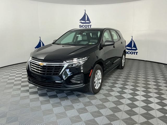 Used 2023 Chevrolet Equinox LS FWD image 3
