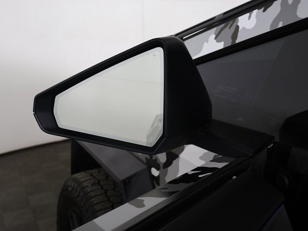 Used 2024 Tesla Cybertruck AWD Crew Cab image 28