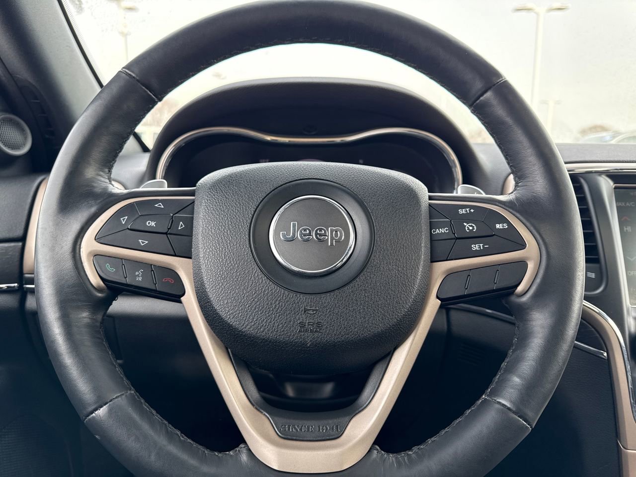 Used 2015 Jeep Grand Cherokee Limited image 18