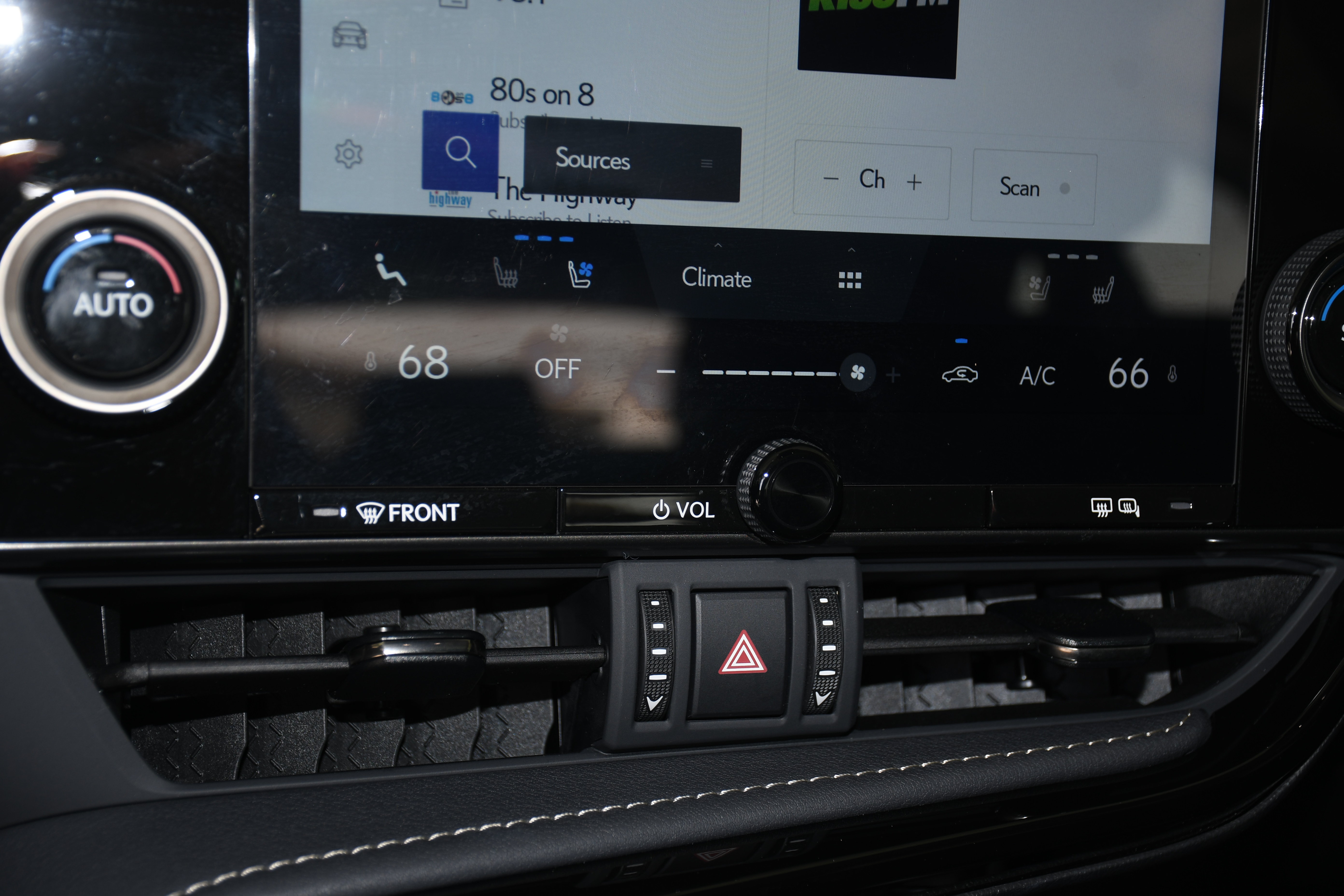 Used 2025 Lexus NX 250 FWD w/ Premium Package image 16