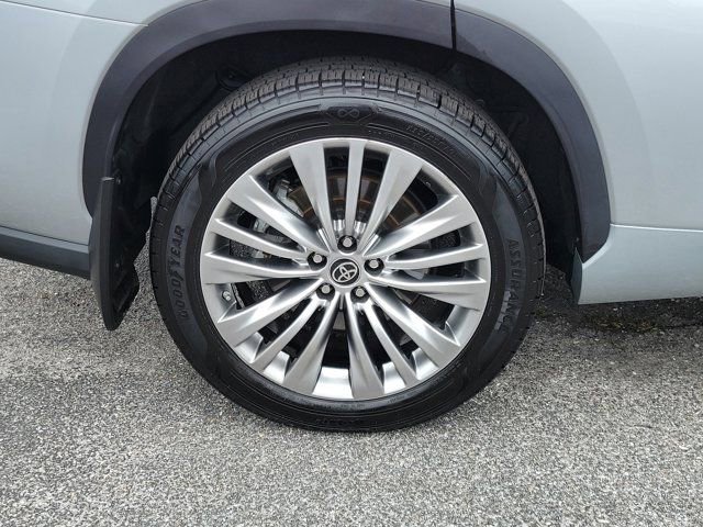 Used 2022 Toyota Highlander Platinum AWD/4WD image 5